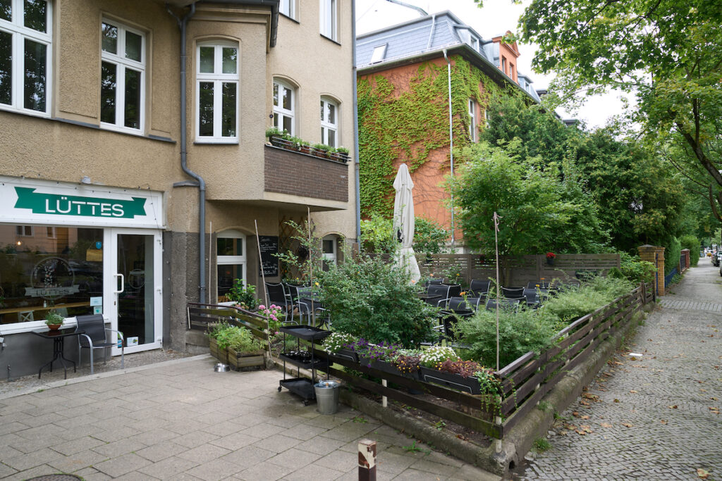 luettes-cafe-berlin-fruehstück-mittag-lichterfelde-terrasse-1