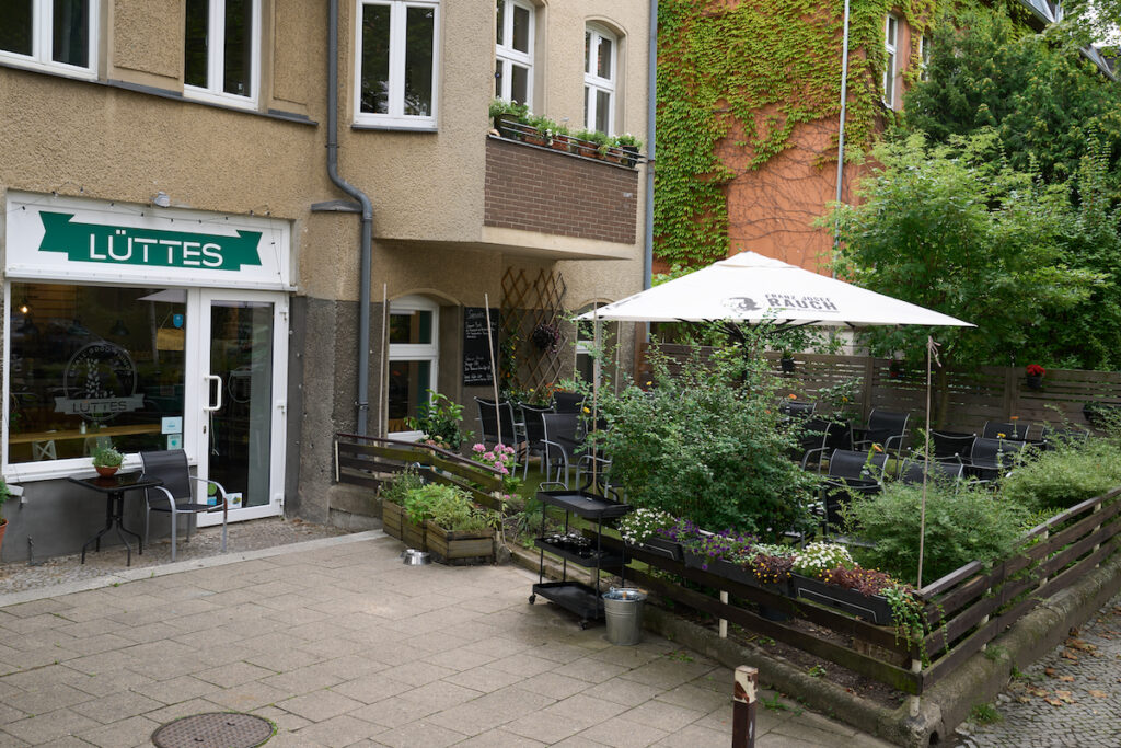 luettes-cafe-berlin-fruehstück-mittag-lichterfelde-terrasse-4